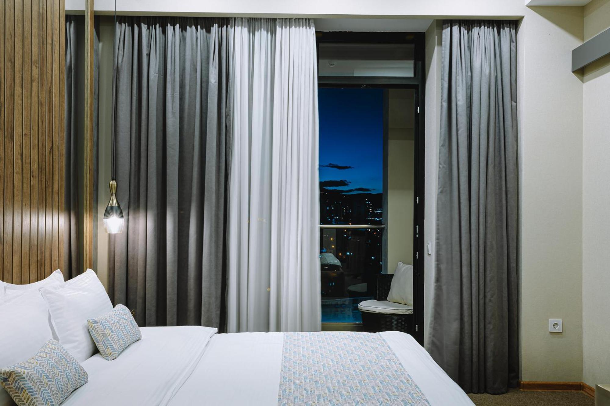 Hotel Sky Station 第比利斯 外观 照片